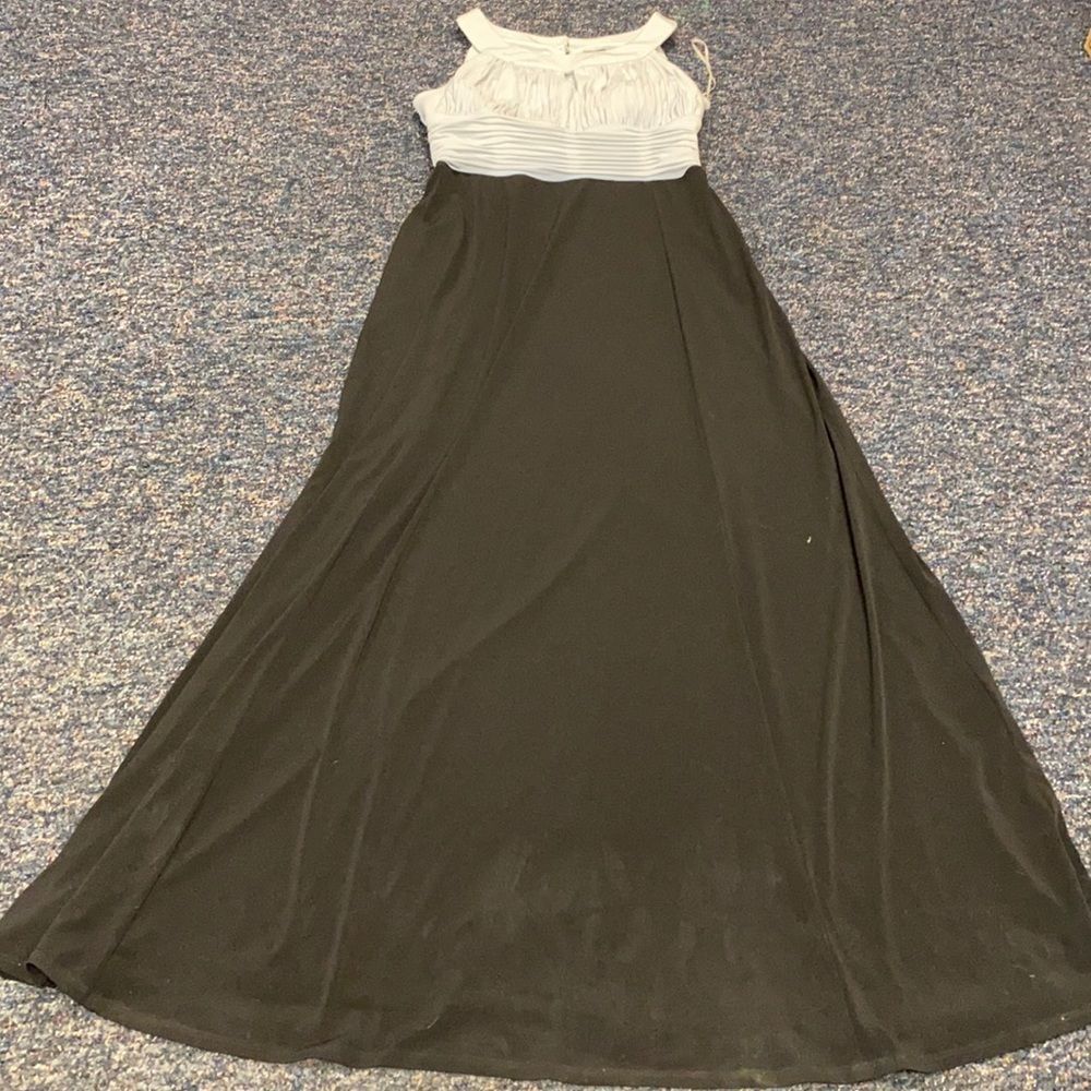 Melrose Gray and Black Maxi Dress sz. 6 petite